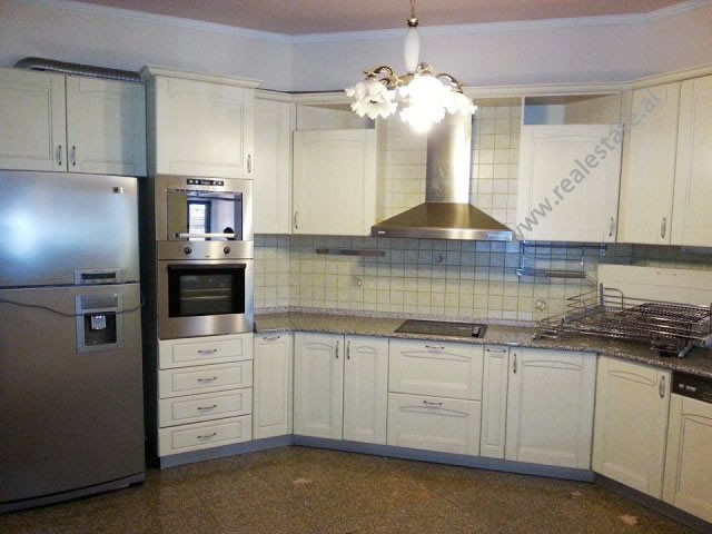 Three storey Villa for rent near Gramoz Pashko Street in Tirana, Albania — photos 4